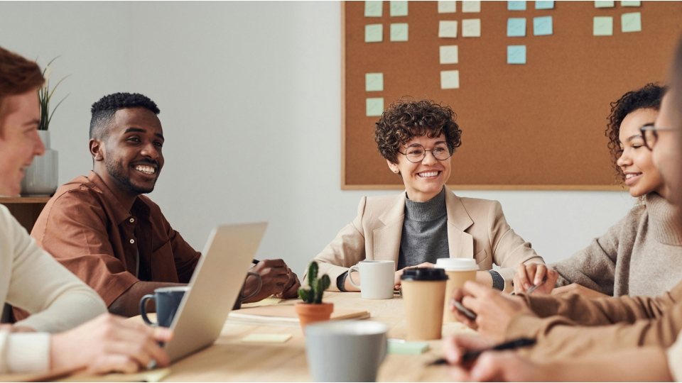 Liderança, armadilhas mentais e NR-01: O risco invisível que nasce na decisão